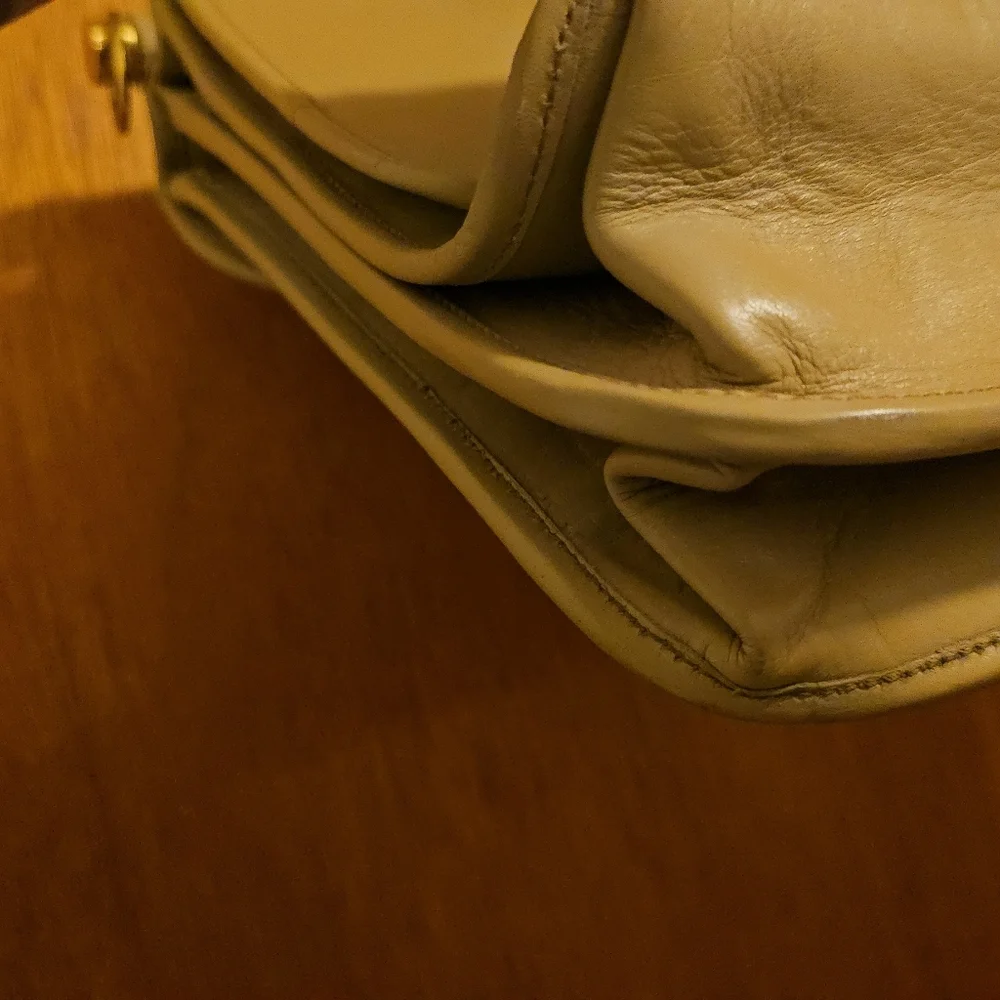 Vintage Gucci Tan Beige Leather Handbag
